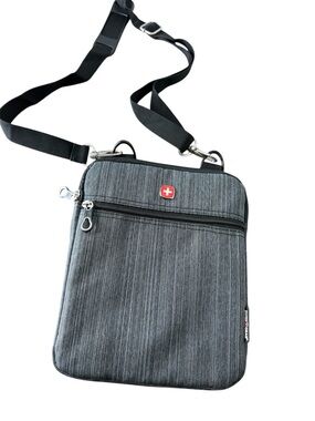 SWISS GEAR Grey Padded Crossbody Bag Zipper Travel Adjustable Strap